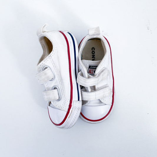 Converse - Shoes - Size 4
