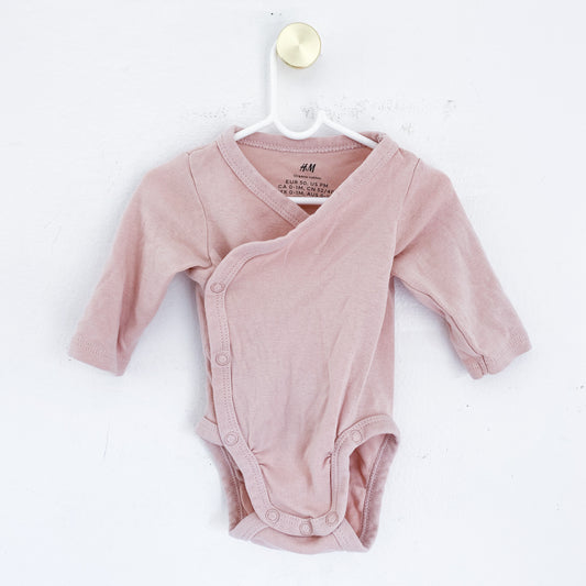 H&M - Long Sleeve Vest - 0-1 Months