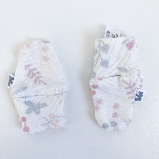 Woolworths - Mittens - Newborn