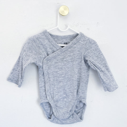 H&M - Long Sleeve vest - 0-1 Months